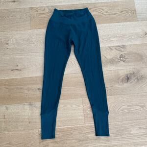 Alo Yoga - High Waist Alosoft Lounge Leggings in Dark Teal Green